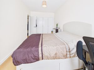 DOUBLE BEDROOM- click for photo gallery